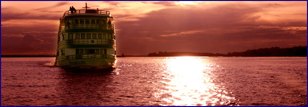 Abendstimmung auf dem Amazonasschiff Clipper Premium